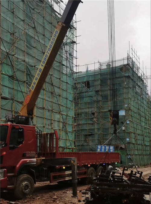 磐安县“慢工细活”—— 吊车的 “微动控制” 技术